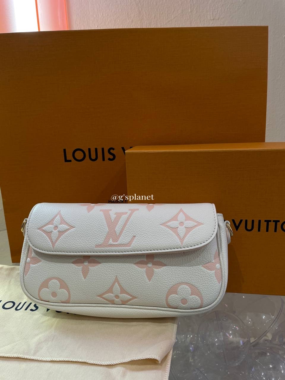 LV Wallet on Chain Ivy