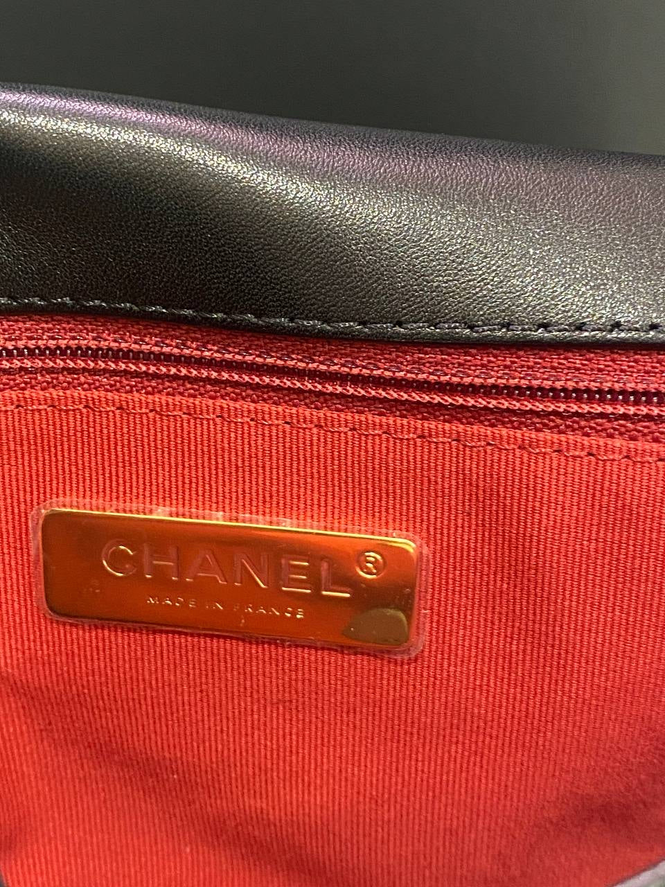 CHANEL 19 SHW SMALL