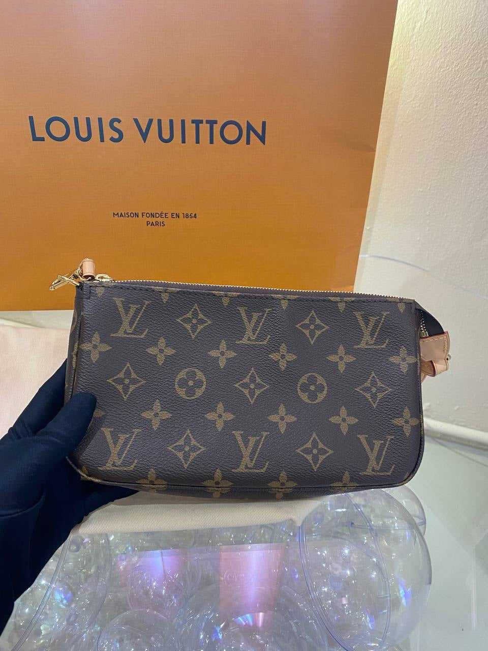 LV Pochette Accessoires