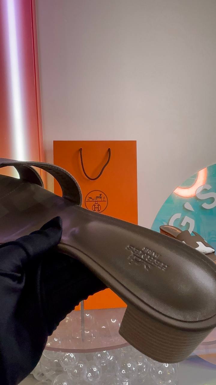 Hermès  ORAN SANDAL