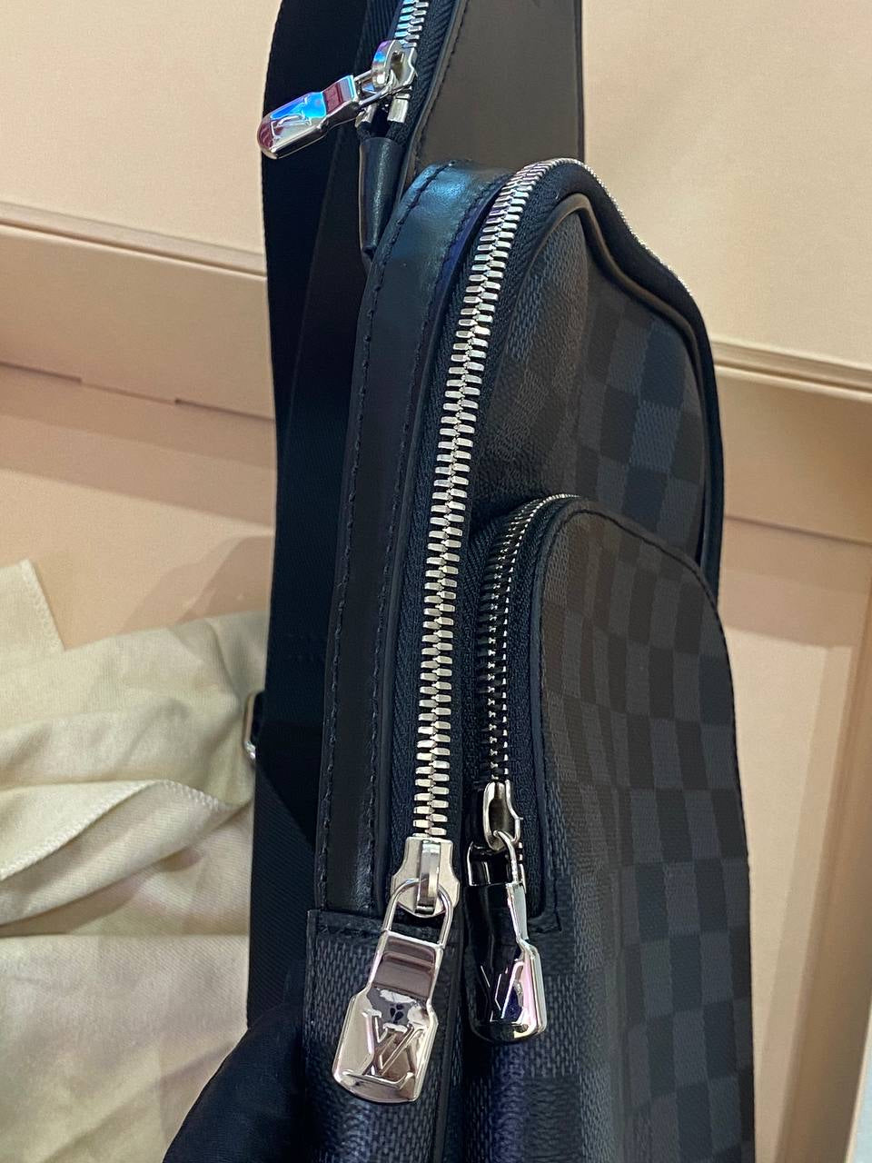 LV Avenue Slingbag NM