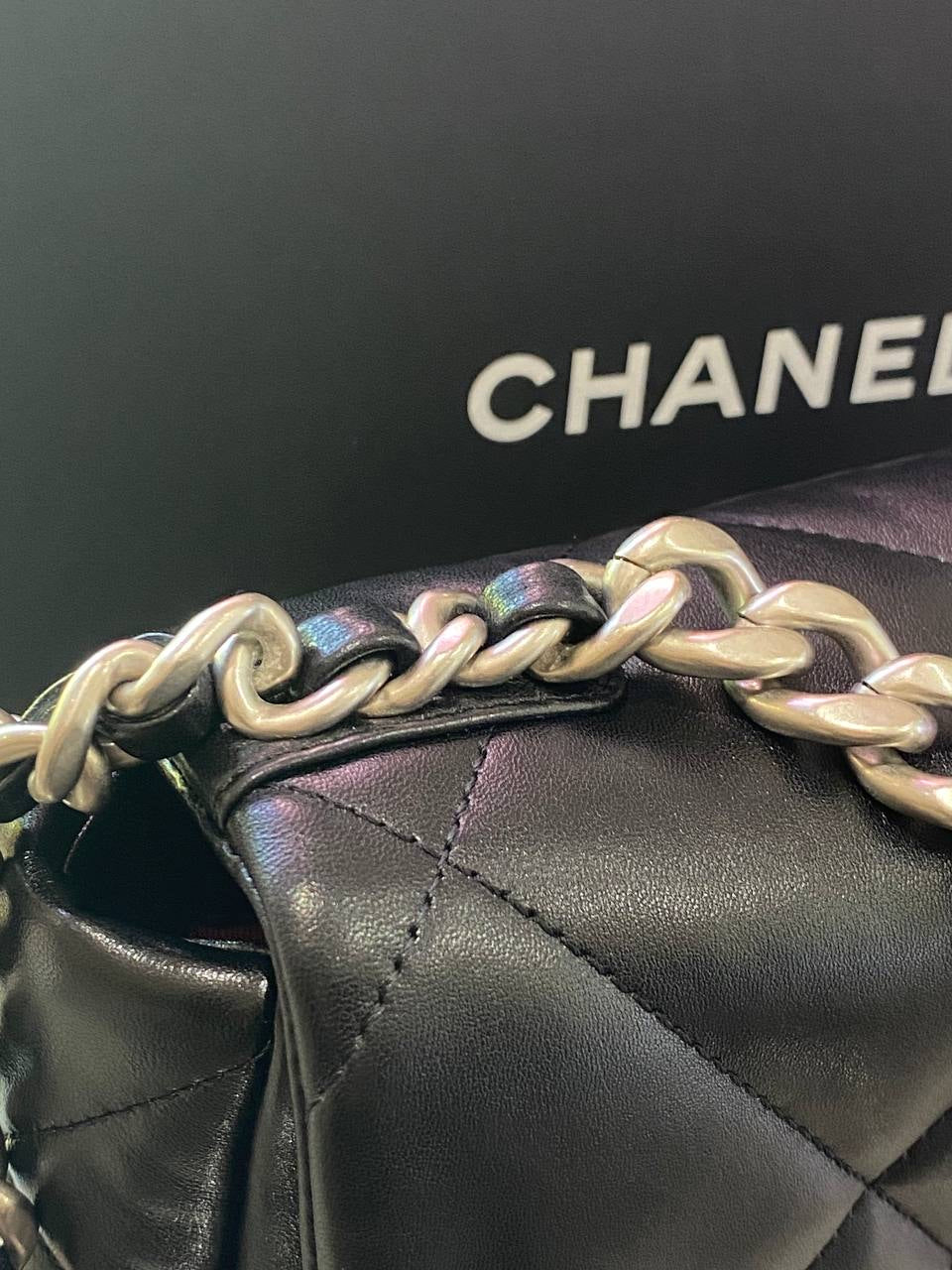 CHANEL 19 SHW SMALL