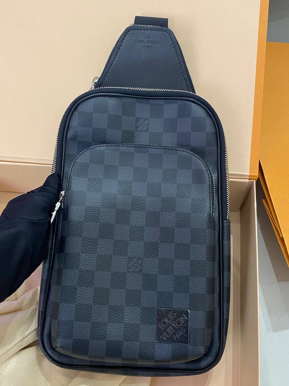 LV Avenue Slingbag NM