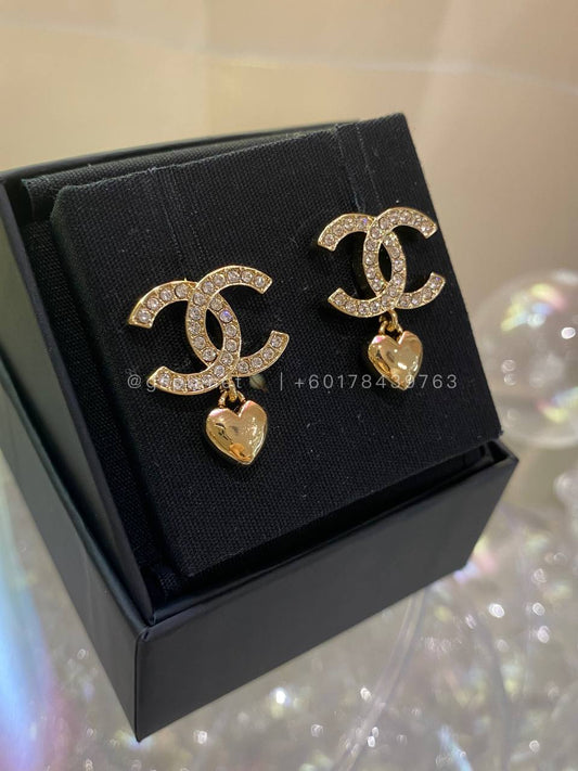 Chanel 淡金色耳钉