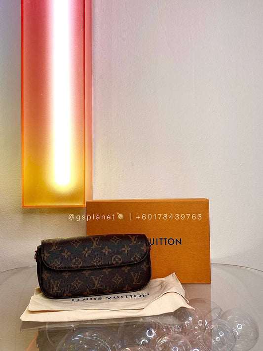 LOUIS VUITTON Wallet on Chain Ivy