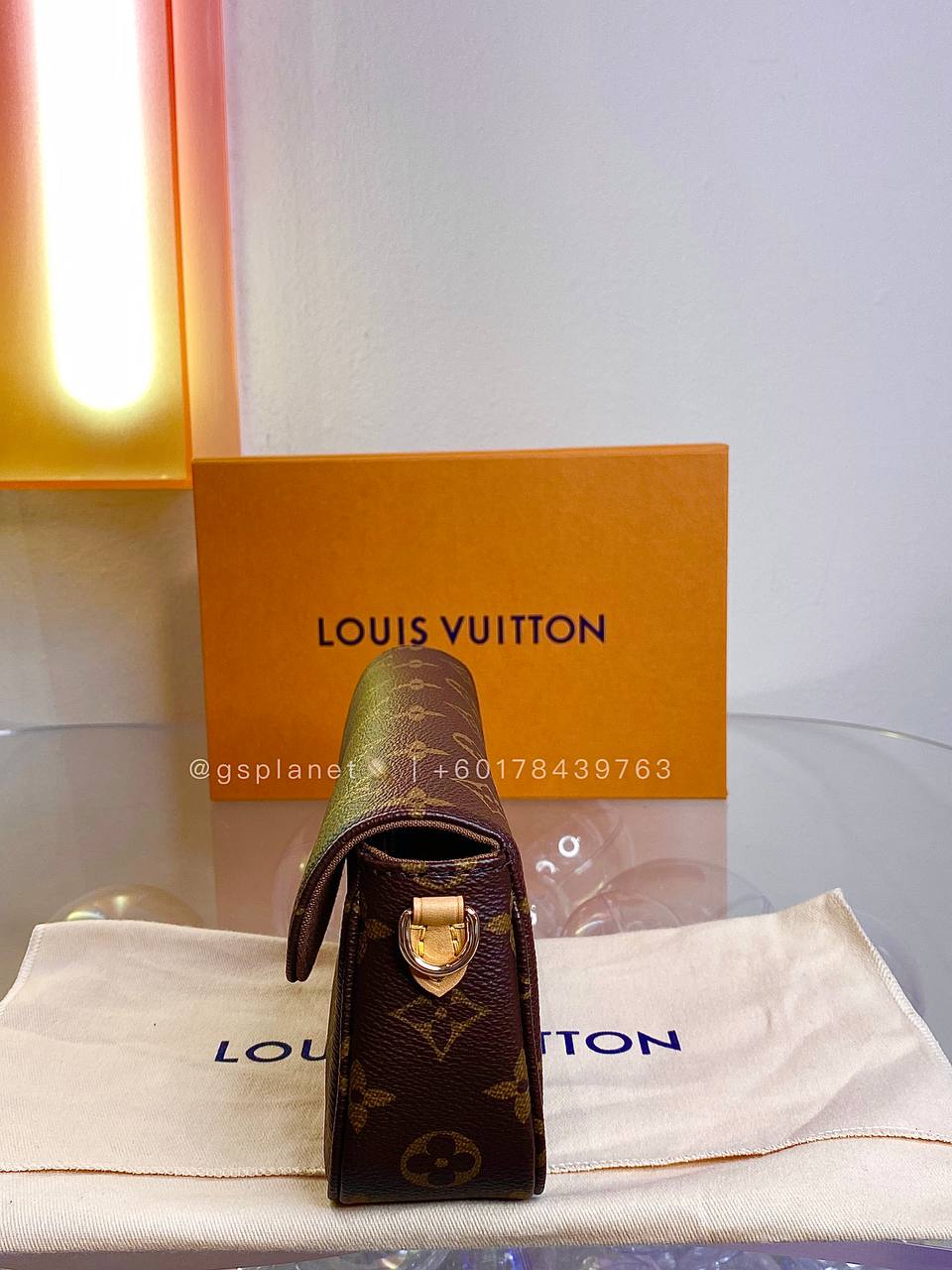 LOUIS VUITTON Wallet on Chain Ivy