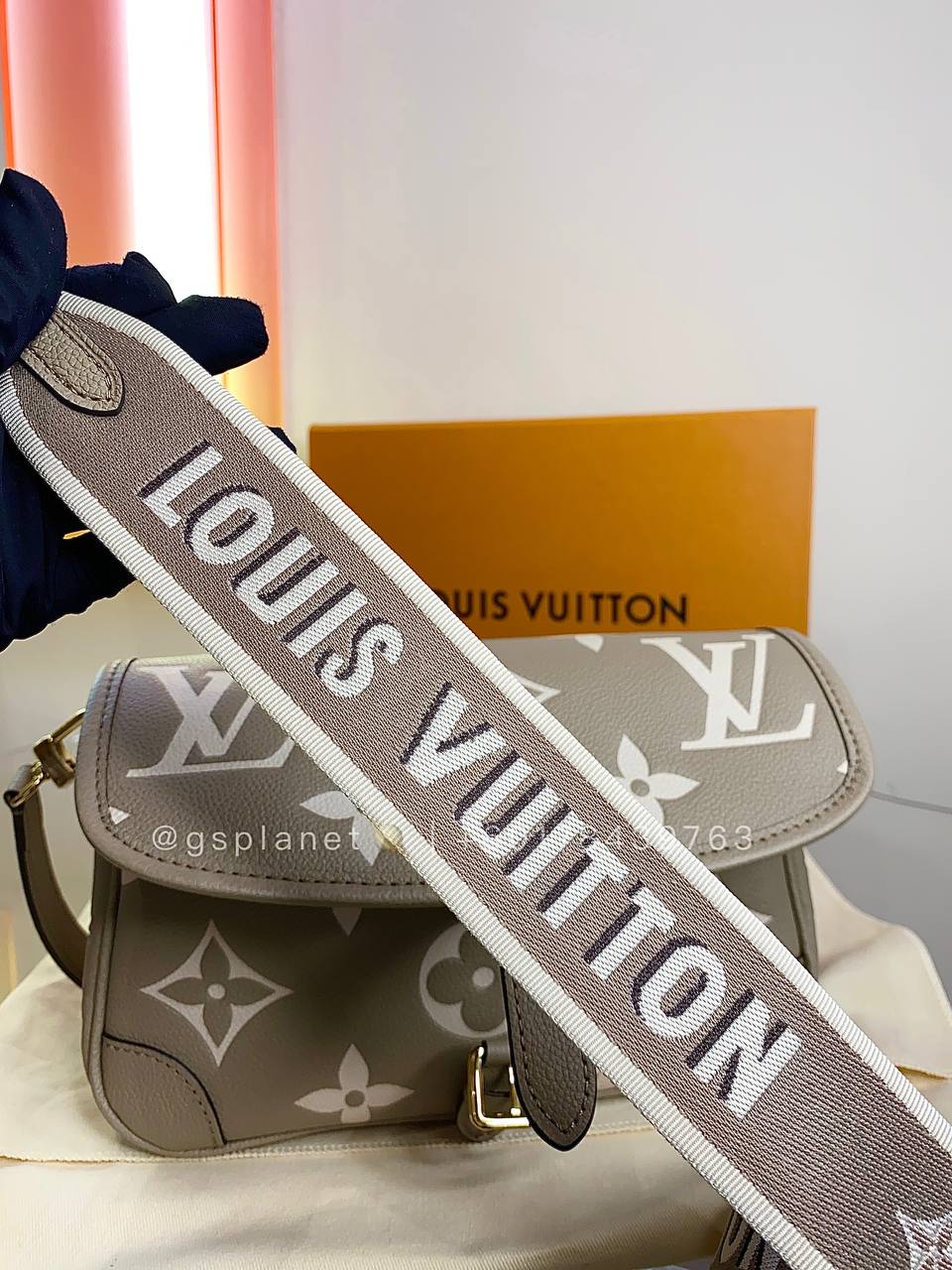 Louis Vuitton Diane Tourterelle / Crème