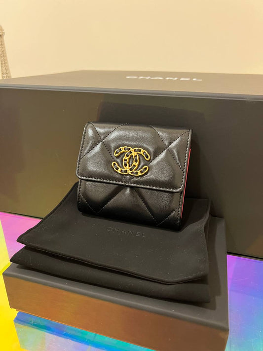 CHANEL 19 WALLET